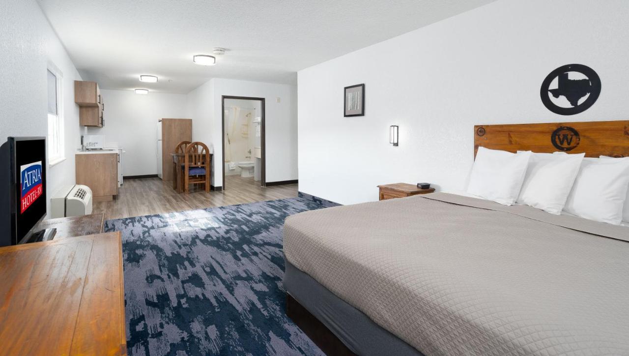 Atria Hotel And Rv Mcgregor Экстерьер фото