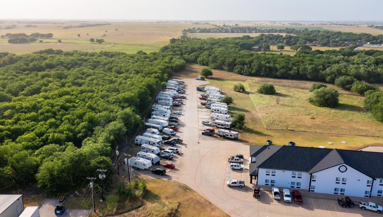 Atria Hotel And Rv Mcgregor Экстерьер фото