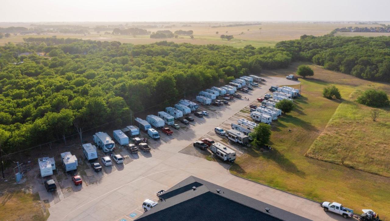 Atria Hotel And Rv Mcgregor Экстерьер фото